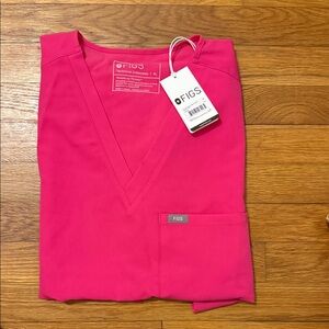 Figs Catarina one pocket Vivid Pink Scrub Top